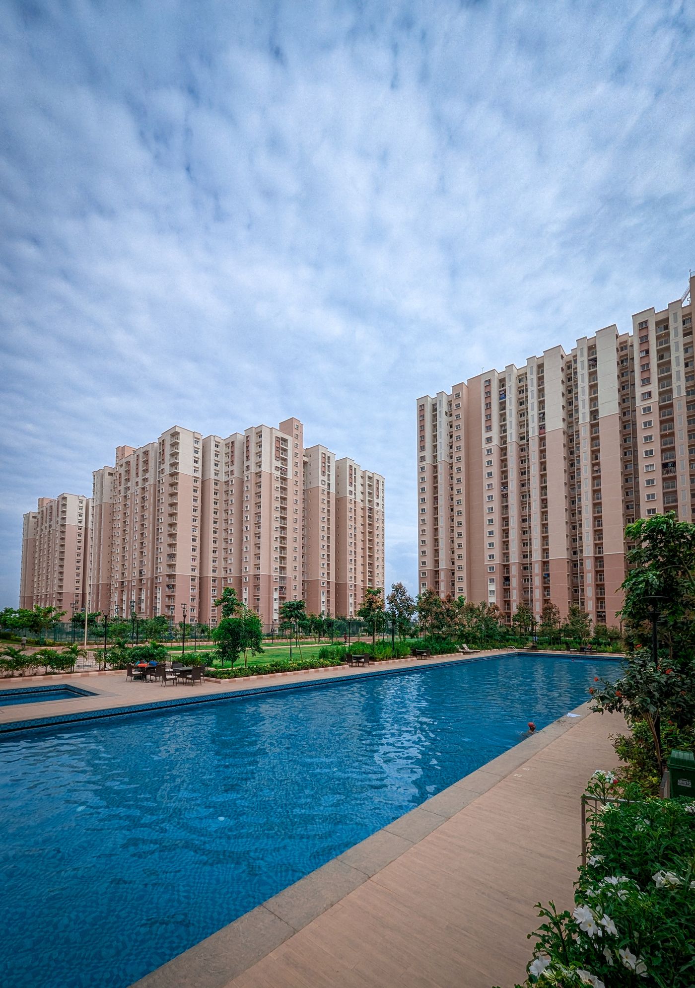 ภาพถ่ายโครงการพักอาศัยพร้อมสระว่ายน้ำและสวนส่วนกลาง ประกอบ YooDee Property
